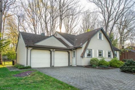 16 E Circuit Drive Roxbury NJ 07876