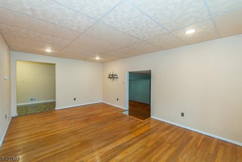 16 E Circuit Drive Roxbury NJ 07876