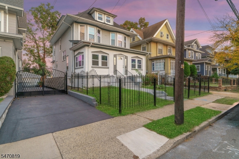 773 Clifton Avenue Newark NJ 07104