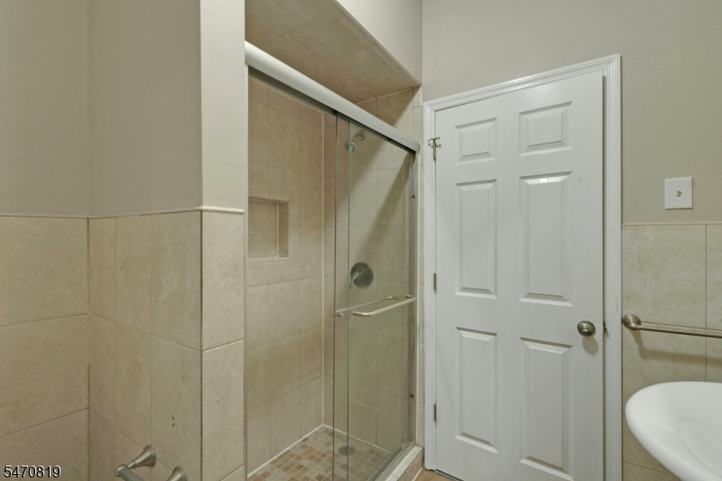773 Clifton Avenue Newark NJ 07104