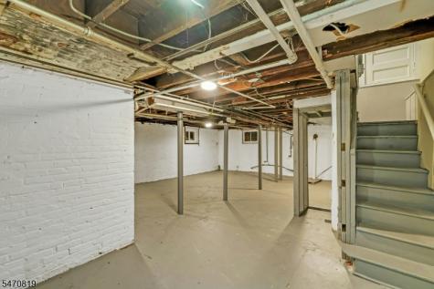 773 Clifton Avenue Newark NJ 07104