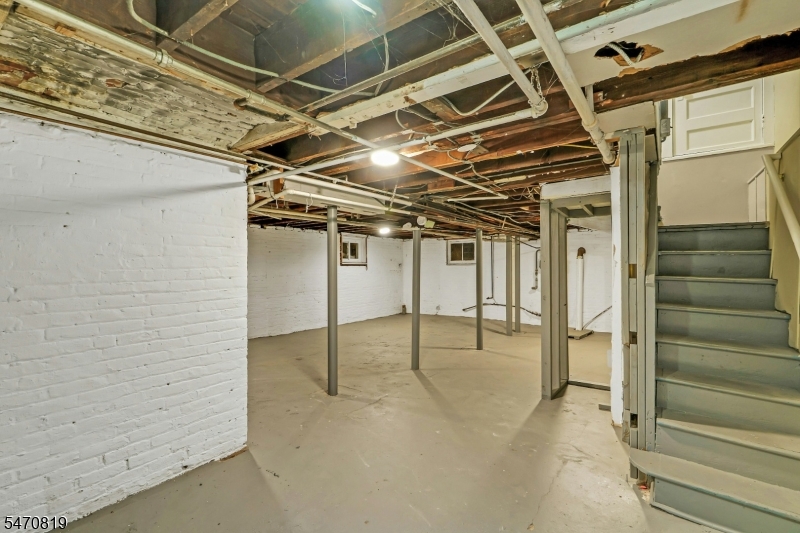 773 Clifton Avenue Newark NJ 07104