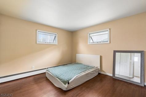 10 De Lazier Place Bloomingdale NJ 07403