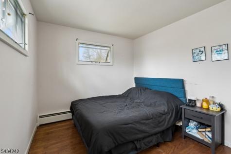 10 De Lazier Place Bloomingdale NJ 07403