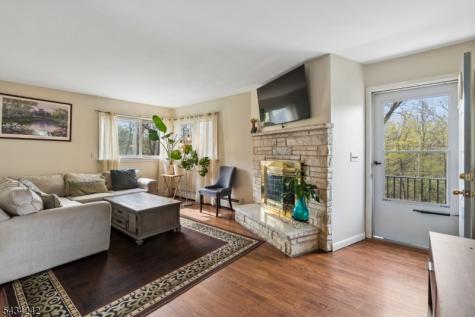 10 De Lazier Place Bloomingdale NJ 07403