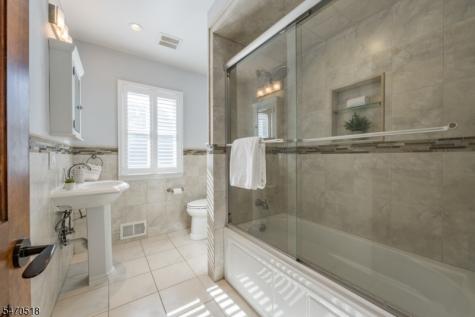 304 Lupine Way Millburn NJ 07078