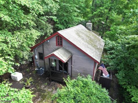 35 E Shore Trail Sandyston NJ 07826