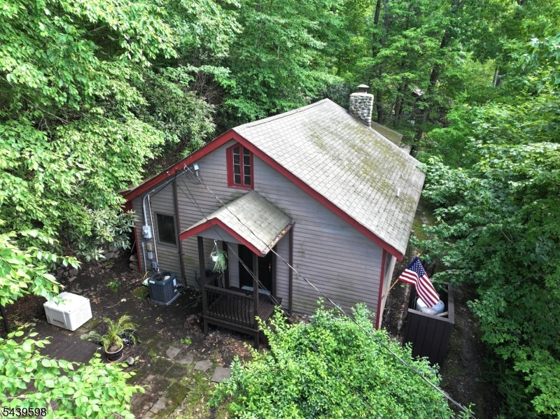 35 E Shore Trail Sandyston NJ 07826