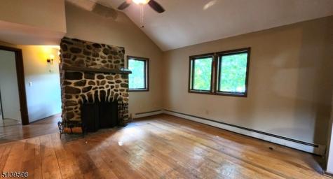 35 E Shore Trail Sandyston NJ 07826