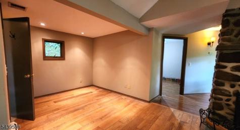 35 E Shore Trail Sandyston NJ 07826