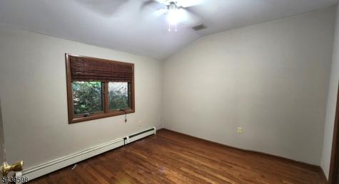 35 E Shore Trail Sandyston NJ 07826