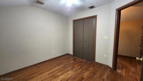 35 E Shore Trail Sandyston NJ 07826