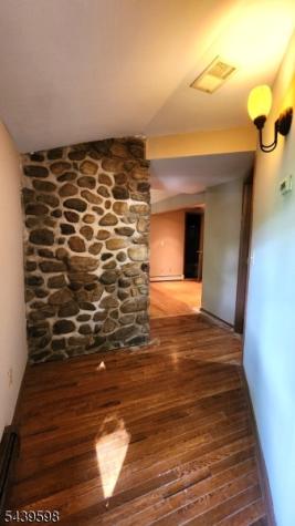 35 E Shore Trail Sandyston NJ 07826