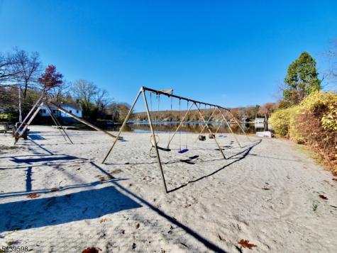 35 E Shore Trail Sandyston NJ 07826