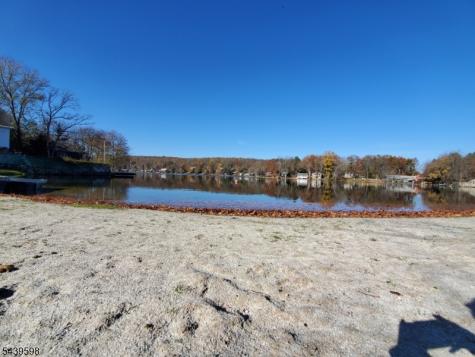 35 E Shore Trail Sandyston NJ 07826