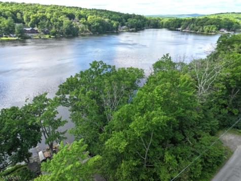 35 E Shore Trail Sandyston NJ 07826