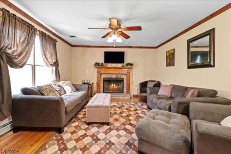 9 Carriage Lane Hardyston NJ 07419
