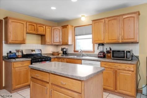 9 Carriage Lane Hardyston NJ 07419