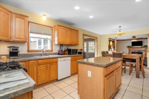 9 Carriage Lane Hardyston NJ 07419