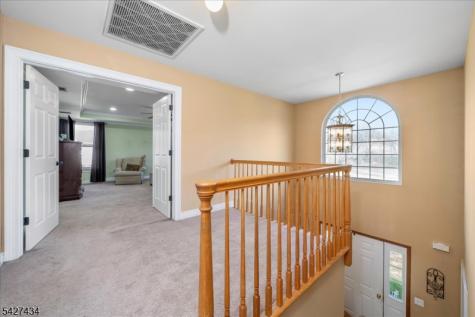 9 Carriage Lane Hardyston NJ 07419