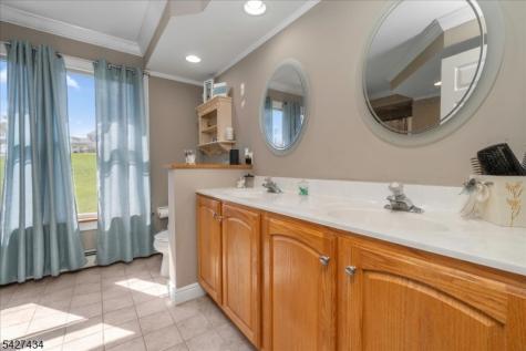 9 Carriage Lane Hardyston NJ 07419