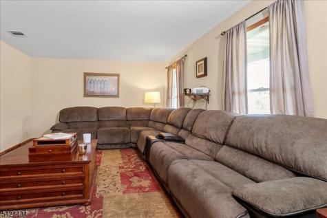 9 Carriage Lane Hardyston NJ 07419