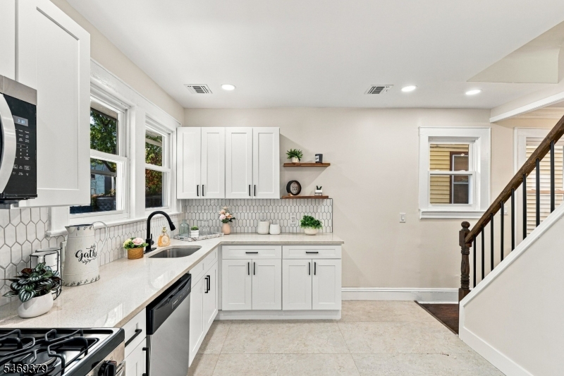 98 Vermont Avenue Newark NJ 07106