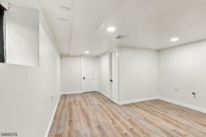 98 Vermont Avenue Newark NJ 07106