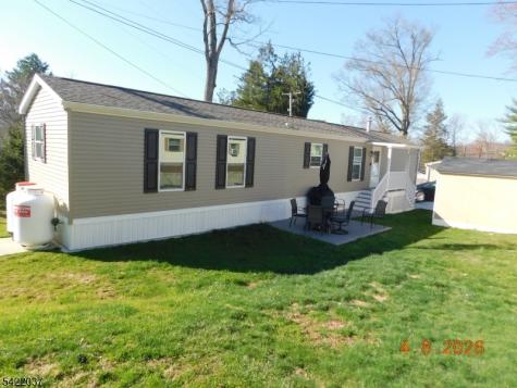 89 Back Street Oxford NJ 07863