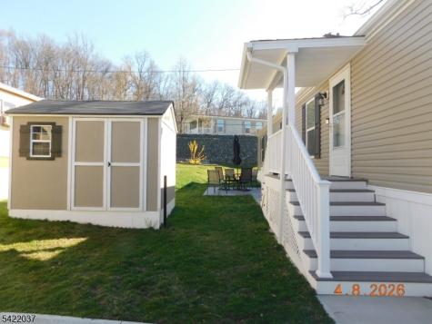 89 Back Street Oxford NJ 07863