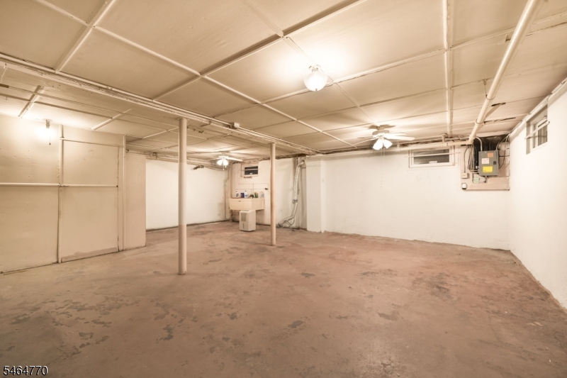 842 Travers Street Union NJ 07083