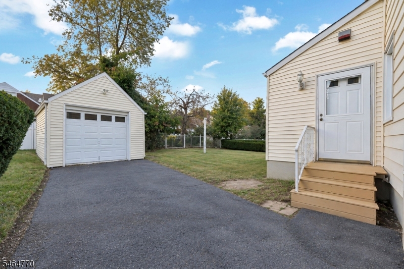 842 Travers Street Union NJ 07083