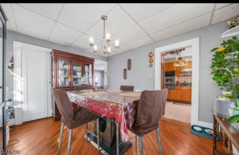33 Beaumont Place Newark NJ 07104