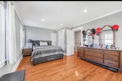 33 Beaumont Place Newark NJ 07104