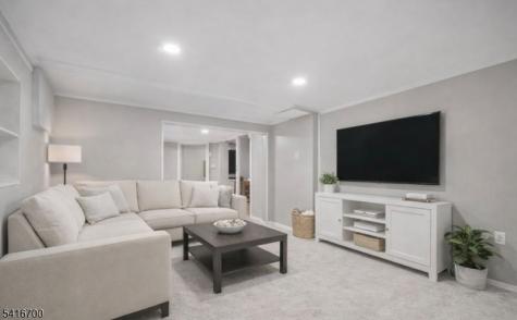 33 Beaumont Place Newark NJ 07104