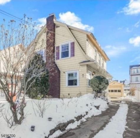 33 Beaumont Place Newark NJ 07104