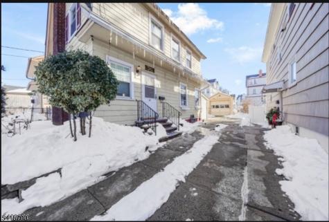 33 Beaumont Place Newark NJ 07104