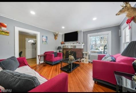 33 Beaumont Place Newark NJ 07104