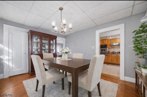 33 Beaumont Place Newark NJ 07104