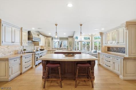 307 Freemans Lane Franklin Lakes NJ 07417