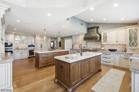 307 Freemans Lane Franklin Lakes NJ 07417