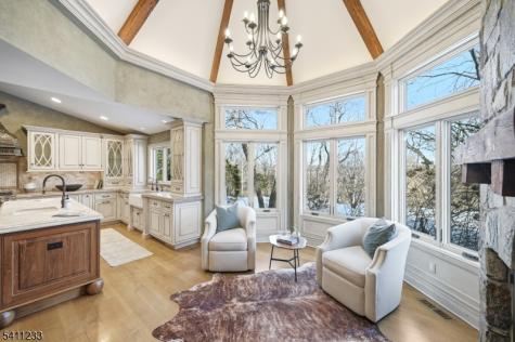 307 Freemans Lane Franklin Lakes NJ 07417