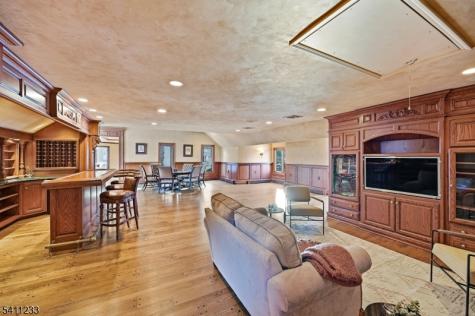 307 Freemans Lane Franklin Lakes NJ 07417