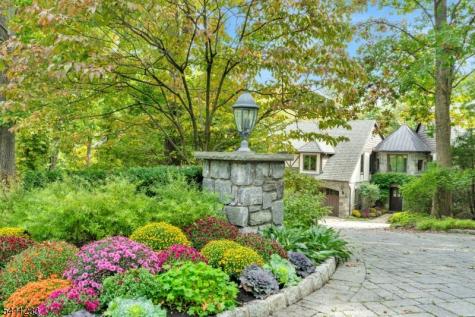 307 Freemans Lane Franklin Lakes NJ 07417