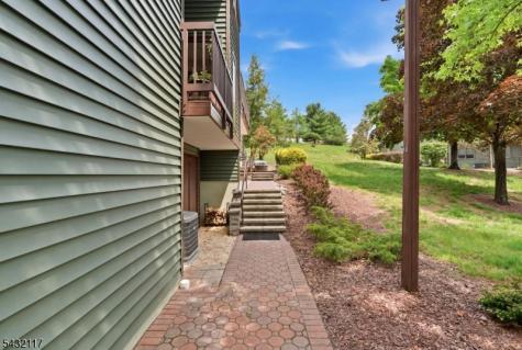 55 Meadowview Drive Clinton NJ 08801