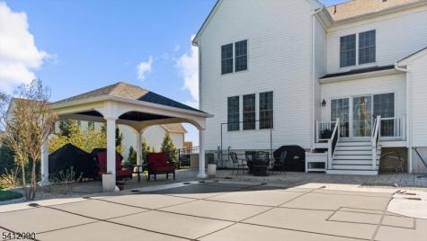 9 Donna Drive Raritan NJ 08822