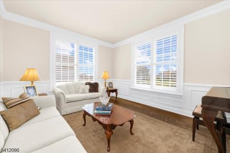9 Donna Drive Raritan NJ 08822