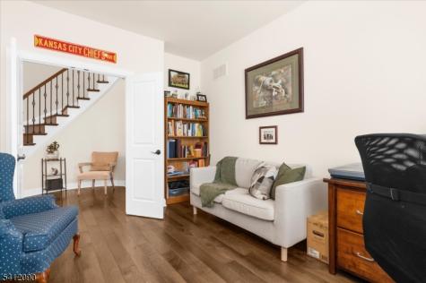 9 Donna Drive Raritan NJ 08822