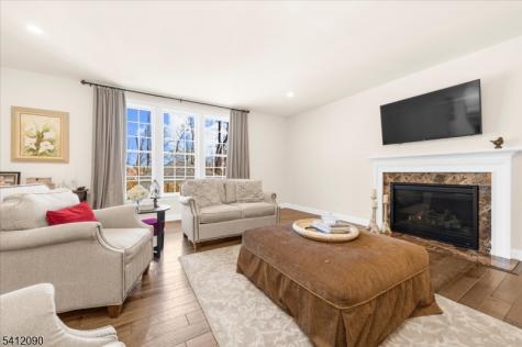 9 Donna Drive Raritan NJ 08822