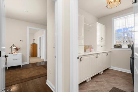 9 Donna Drive Raritan NJ 08822